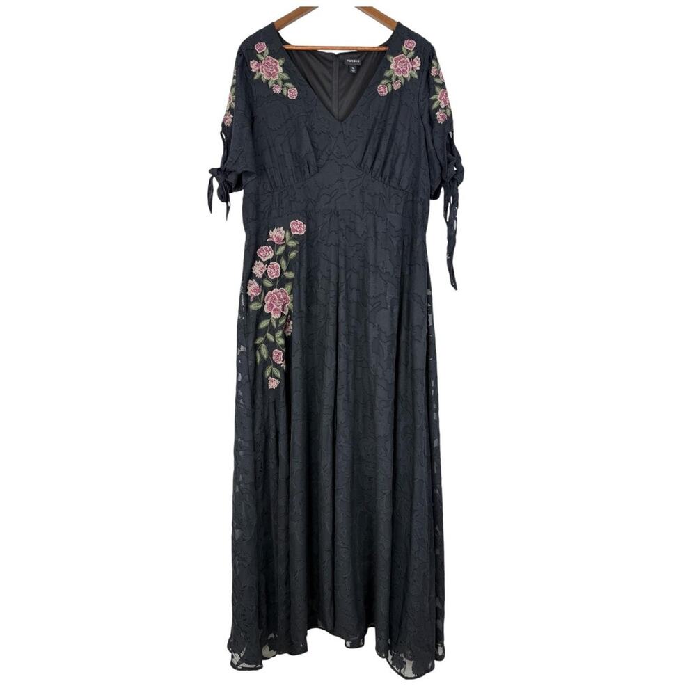 Torrid Runway Dress Floral Embroidered Romantic Goth 14 Black Maxi Womens - Picture 1 of 8